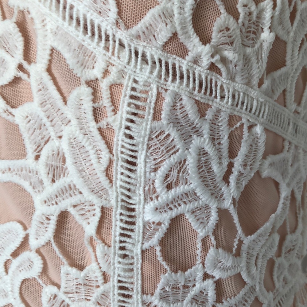 LACE DRESS. - Picture 4 of 8